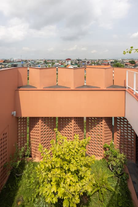 CUBE (Creative Usage of Bricks & Earth)